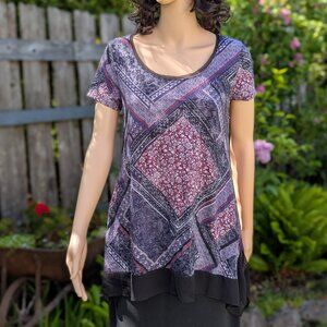 Short-sleeved Scoop-neck Tunic